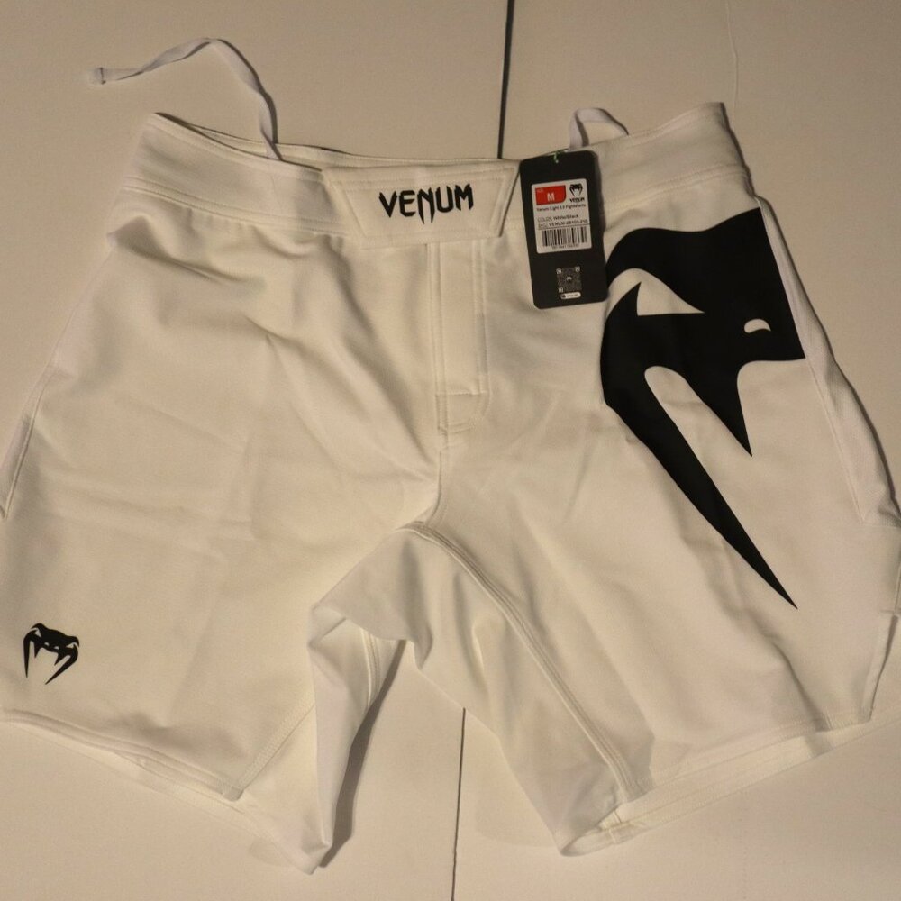 Venum Light 5.0 Fight short – White / Black Men’s Size M